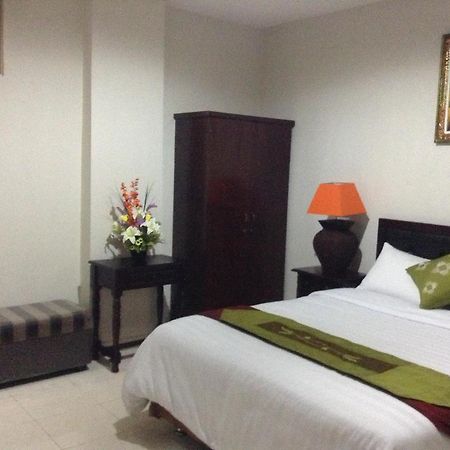 Tuban Torres Accommodation Kuta Lombok Kültér fotó